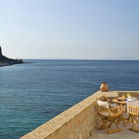 Mavromichalai Hotell Liménion Exteriör bild