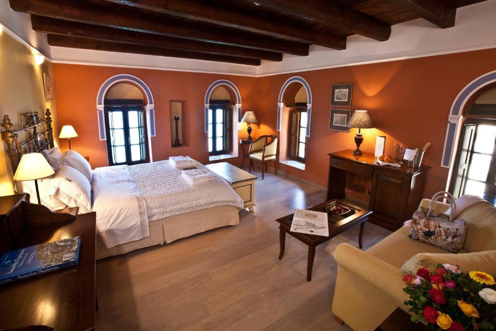 Mavromichalai Hotell Liménion Rum bild