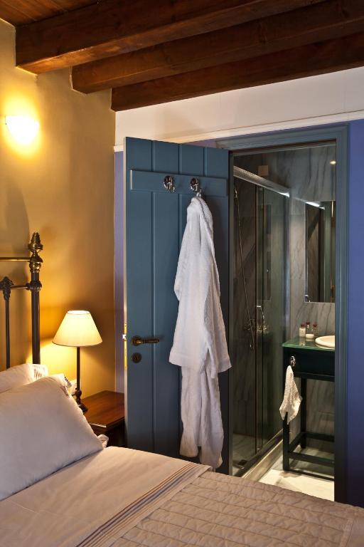 Mavromichalai Hotell Liménion Rum bild