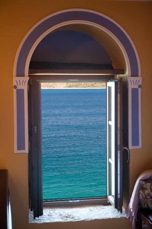 Mavromichalai Hotell Liménion Rum bild