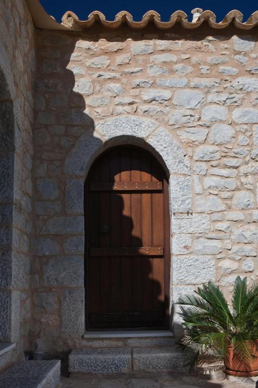 Mavromichalai Hotell Liménion Exteriör bild