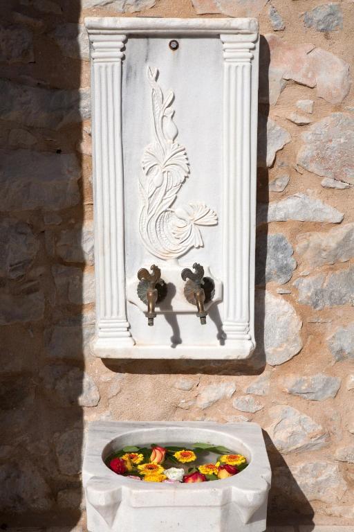 Mavromichalai Hotell Liménion Exteriör bild