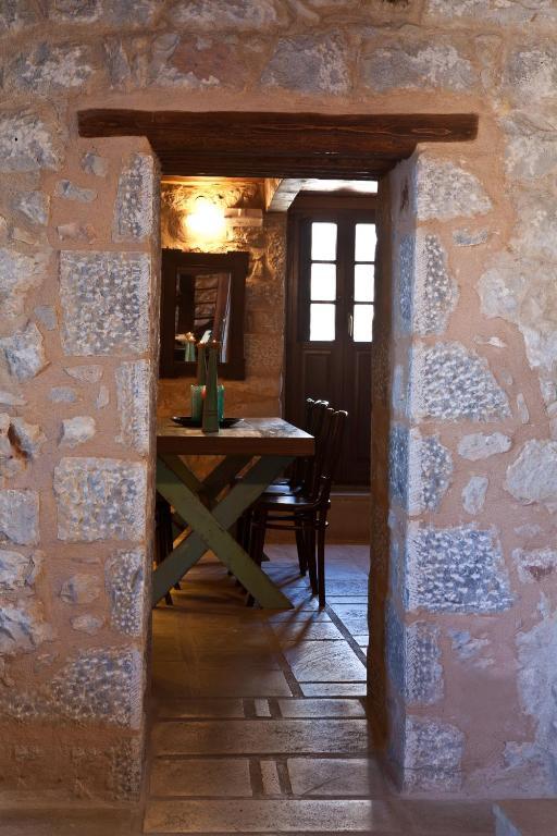 Mavromichalai Hotell Liménion Exteriör bild